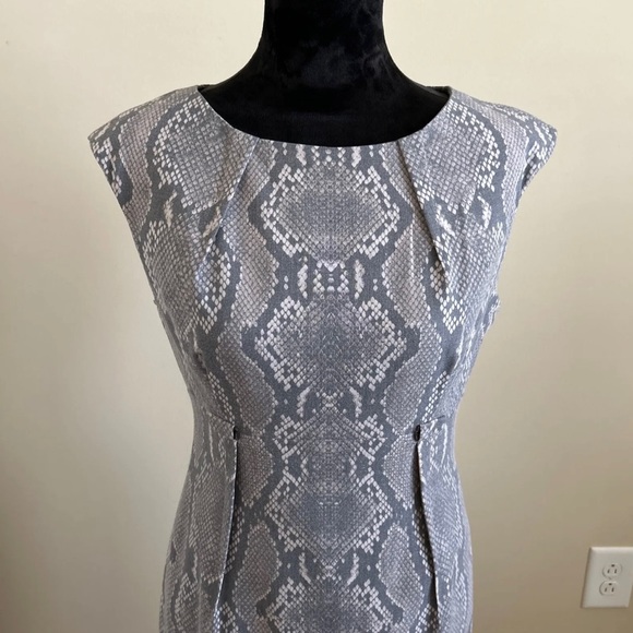 Calvin Klein Women’s Gray Snake Print Dress Size 6 NWT - Picture 2 of 8